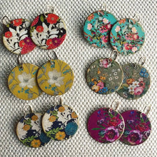 Load image into Gallery viewer, floral earrings