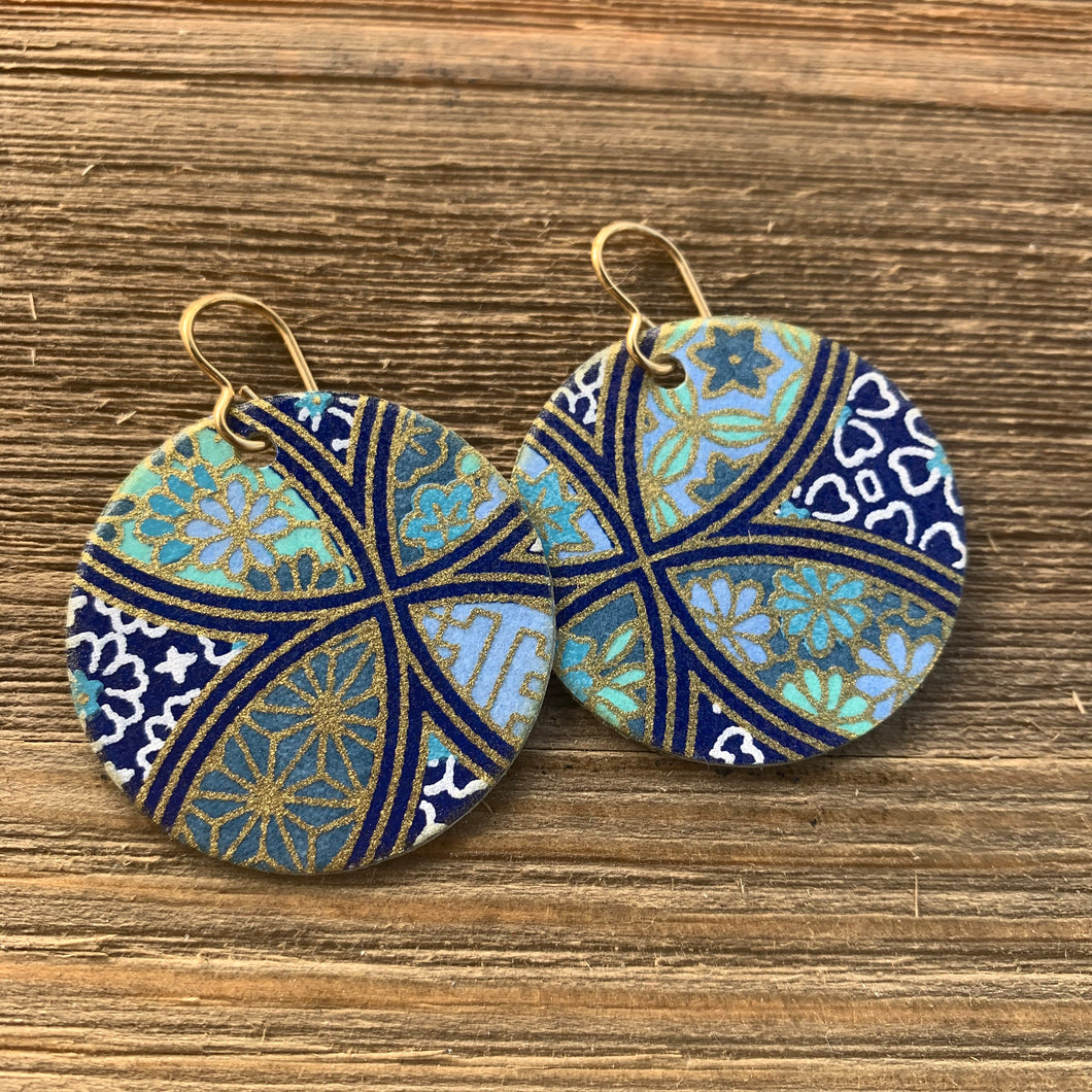 blue overlapping circles earrings